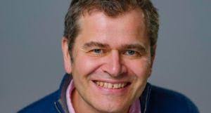 Robin Sickles's Instagram, Twitter & Facebook