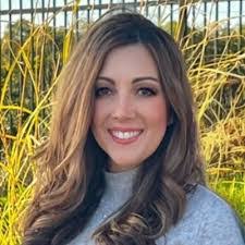 Tracey Oates's Instagram, Twitter & Facebook