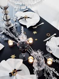 Pin By Oinone Efemena On New Years In 2020 New Years Eve Decorations New Year Table Christmas Table Settings