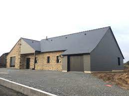 Optez pour une extension de maison by cybel extension ! Extension Bois Garage Extension Bois En Mayenne Creation D Un Garage Moderne Accole A Une Maison Traditionnelle