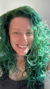 Sarah Nitz's Instagram, Twitter & Facebook