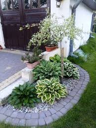 Die gartenarbeiten sollten zu beginn der gartengestaltung sorgfältig ausgeführt werden. Einen Wunderschonen Garten Gestalten Mit Wenig Geld Wohnideen Und Dekoration