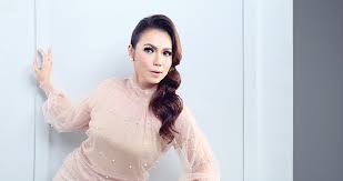 Lirik lagu dan video klip. Genre Balada Sebati Jiwa