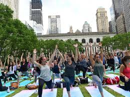 Murray hill is a charming residents of our furnished apartment rentals in murray hill are conveniently located within walking distance to. Bryant Park S Giant Yoga Classes Return After 2 Years Midtown Ny Patch