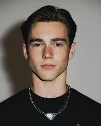 Jake Berman's Instagram, Twitter & Facebook