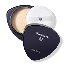 Trier par la poudre translucide innovation beauty beauty s'harmonise parfaitement à toutes les teintes de fond de teint, pour un effet longue durée sur. Poudre Libre Dr Hauschka