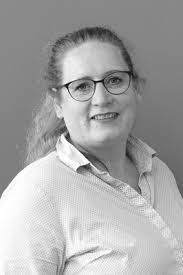 Sandra Tolle's Instagram, Twitter & Facebook