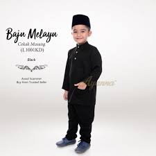 Pola dilukis mengikut ukuran badan yang telah diambil. Baju Melayu Cekak Musang L1001kd Black