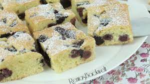 April 2016 by sarah 17 comments. Wolkenkuchen Einfacher Blechkuchen Mit Schokostreusel Und Kirschen Youtube