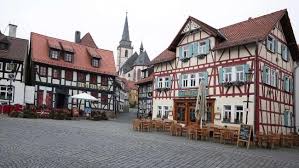 Tatort Oberursel Wie Kommt Der Terror Ins Kleinstadt Idyll With Images House Styles Places Germany
