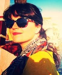 Amanda Bujak's Instagram, Twitter & Facebook