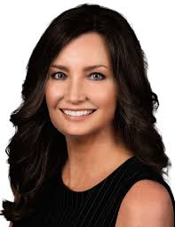 Stephanie Holly's Instagram, Twitter & Facebook