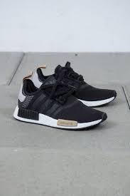 Adidas Nmd R1 Black And Gold Adidas Originals Nmd R1 Women Adidas Originals Trend Adidas Trend Adidas Nmd Adidas R1 R1 N Adidas Shoes Women Addidas Sneakers Adidas Sneakers Women