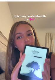 Kindle Paperwhite 12th Gen Metallic Raspberry