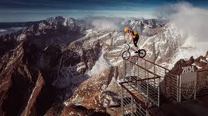 Slovakien erbjuder orörd natur med bad i kristallklara sjöar och. Bakgrundsbilder Natur Landskap Bergen Dal Filmkornighet Martin Krystynek Cyklist Tatrabergen Slovakien Slovakiska Snoig Berg Staket Farlig Balanserad Sporter Man Moln J N Ko I Lomnick T T 2048x1152 Jt42 1716123 Bakgrundsbilder