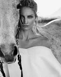 Melissa Tammerijn Is A Beach Beauty For Xavi Gordo In Elle Russia Horse Girl Photography Horse Photoshoot Horse Photography