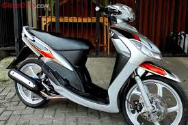 Penggunaan yang mudah menjadi alasan mengapa banyak orang yang masih menjadikannya sebagai pilihan utama pelengkap kebutuhan bertransportasi. Yamaha Mio Smile Menawan Dimodif Simpel Sukses Menarik Perhatian Gridoto Com