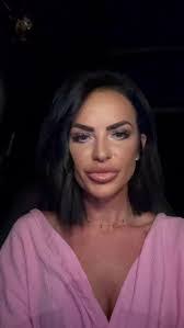 Krystal Linton's Instagram, Twitter & Facebook