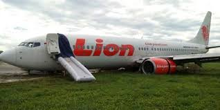 Pesawat ini hilang kontak 13 menit setelah take off. Pilot Lion Air Jt 610 Sempat Minta Kembali Ke Bandara Sebelum Jatuh Dan Hilang Kontak Kapanlagi Com