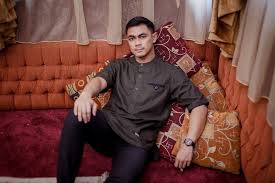 Kini anda juga bisa mengenakan baju setelan celana untuk menghadiri pesta. Ramadhan 2020 Ini 7 Model Baju Koko Terbaru Pria Mulai Dari Rp120 Ribuan Bukareview
