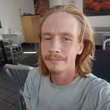 Anyone need an extra hand today?