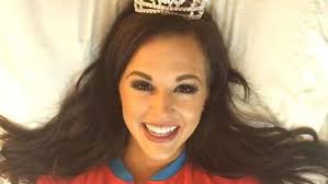 Miss Idaho sfila con la pompa per l'insulina contro il diabete