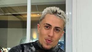 MC Daniel faz procedimento estético e confessa: "Tinha o sonho"