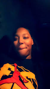 Georgia was in her mid to late teens