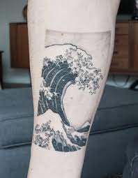 Not only does the wave tattoo symbolize many traits, it also looks great and it is important to many cultures around the world. Fully Healed Photo Of My Great Wave Off Kanagawa Tattoo Tattooed By Marru At Inkroom Tattoos In Kelowna Bc Tattoos