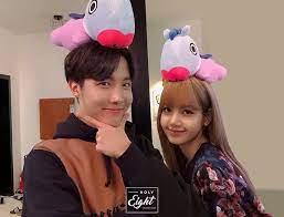 Readers, we all are clearly aware of the fact that jungkook and lisa have been friends in real life for a long time. 10 Best Jhope Y Lisa Ideas Jhope Blackpink And Bts Lisa