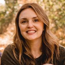 Angela Fioretti's Instagram, Twitter & Facebook