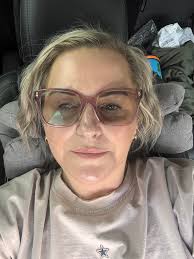 i really hate those people who use medusa and lip balm trend for clout. (c) 