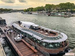 Ducasse Sur Seine Le Bateau Restaurant Gastronomique D Alain Ducasse Restaurant Bateau De Croisiere Bateau