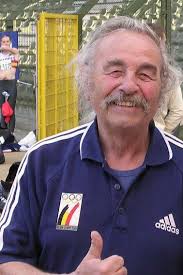 Malheureusement (aussi) décédé.