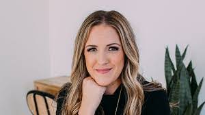 Heather Cornock's Instagram, Twitter & Facebook