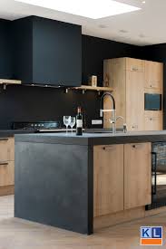 houten eilandkeuken met grijze details prachtige keuken van een van onze klanten keuken ontwerp keuken interieur keuken ontwerpen