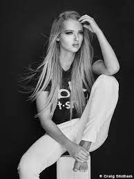 Craig Stidham Professional Photographer Magazine May 2018 Studio Connects S Photography Poses Women Studio Photography Fashion Fashion Photography School
