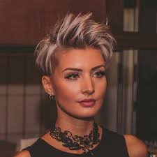 Stilvolle Pixie Haarschnitte Die Jede Frau Sehen Sollte Haarschnitte Pixie Sehen Sollte Stilvolle Kisa Sac Kesimleri Pixie Sac Kesimleri Kalin Saclar