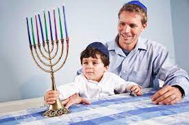 Chanukkah (auch hanukkah) ist ein achttägiges jüdisches fest. Chanukka 8 Tag 2021 Israel