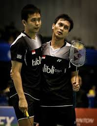 Akibat kurang nyaman saat bertanding, pasangan peringkat dua dunia itu pun kalah pada gim pertama saat menghadapi m.r. Hendra Ahsan Home Facebook