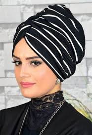 Beyaz Cizgili Siyah Burgu Hazir Bone Sal Sik Siyah