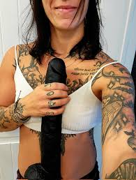 Naturally_Bionka on X: What am I going to do tonight when I go live Only  Fans? Stretch my pussy of course. 😝 t.coh40mFGa9i2  X