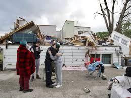 The tornado initially touched down near the southern edge of naperville, illinois, before it tracked east through woodridge and burr ridge, according to abc 7 chicago. Ywpe6pm22xdwsm