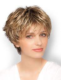 We know firsthand that thin hair tends to tangle, and it is easily damaged, and it lacks volume, and (how could we forget!) it becomes greasy very fast. Pin On Cabelos Curtos