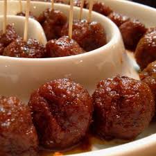 Easiest Meatball Appetizers Ever Simmered In Grape Jelly And Thai Chili Sauce Sweet And Slightly Spi Meatball Appetizers Easy Meatballs Easy Thai Chili Sauce