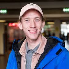 After studying millions of hours (maybe a slight exaggeration), I finally  took my last exam at Sciences Po! Ohhhh the relief of being done :) I feel  like it's one of the