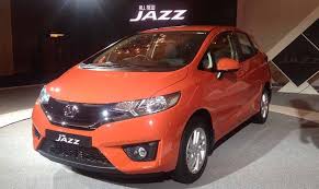 The new honda jazz exterior remains largely same in terms of design and styling, with sporty sleek headlamps, premium led rear tail lamps as standard provisions across s, v and vx trims. Honda Jazz 2015 India Petrol Diesel Price Mileage Specs