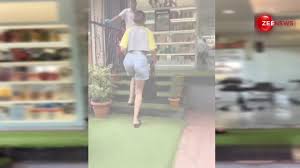 मेक ओवर करवाने हाफ पैंट पहन Rakul Preet Singh पहुंची पार्लर, फिगर देख लोग  बोले- छोटे कपड़े में सेक्सी लगती है
