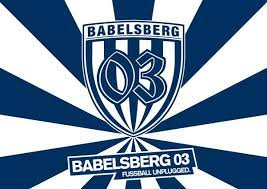 ˈbaːbl̩sˌbɛʁk ()) is the largest district of potsdam, the capital city of the german state of brandenburg.the affluent neighbourhood named after a small hill on the havel river is famous for babelsberg palace and park, part of the palaces and parks of potsdam and berlin unesco world heritage site, as well as for babelsberg studio, a historical centre of the german. Die Nulldrei Kuscheldecke Wird Wieder Aufgelegt Babelsberg 03