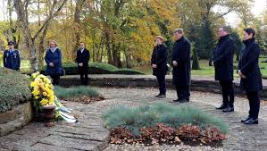 Der gedenktag volkstrauertag am 15. Kranzniederlegung Zum Volkstrauertag Lokalklick Eu